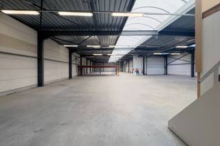 In de Karnemelkstraat te Zelzate bevindt zich dit uitstekend onderhouden en veelzijdige bedrijfsgebouw met een totale bruikbare oppervlakte van...