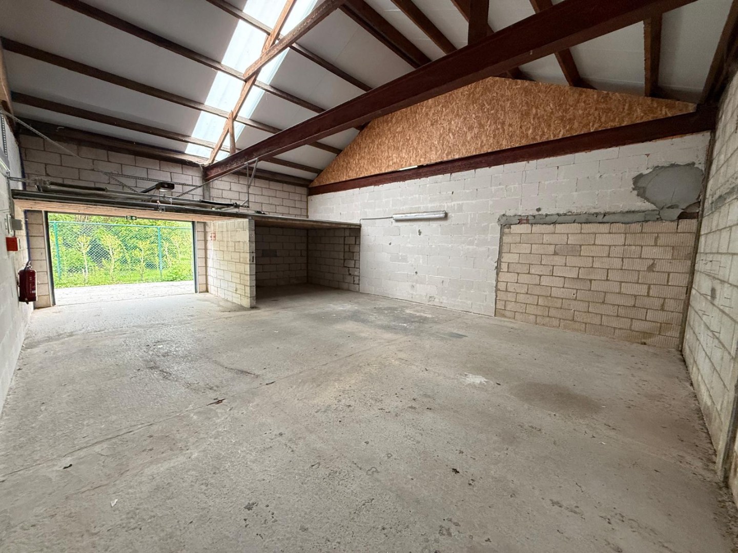Magazijn/opbergplaats van +/- 70 m² vlakbij de oprit van de E40 - foto 4