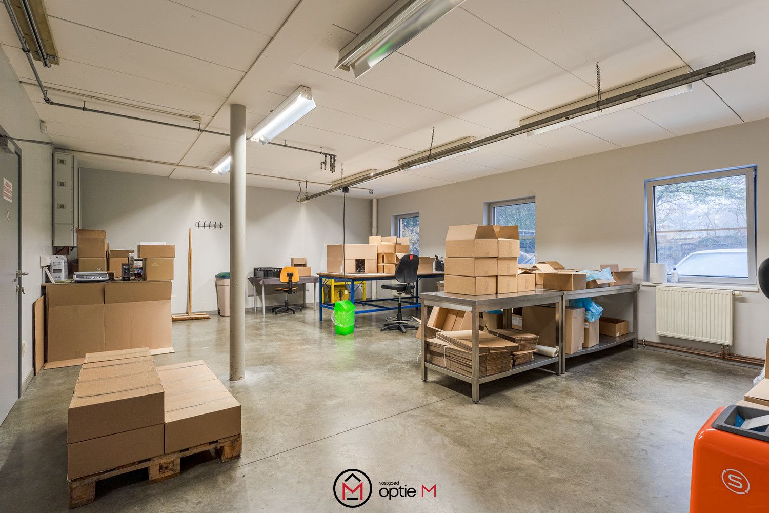 Industriepand te koop in Dilsen-Stokkem (Rotem) – ruime ateliers, kantoren en uitstekende bereikbaarheid - foto 3