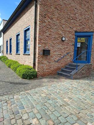 Charmant huis met 3 slpks in Geraardsbergen (Onkerzele)Deze gerenoveerde woning beschikt over inkom,bureau,wc, living , nieuw geïnstalleerde...