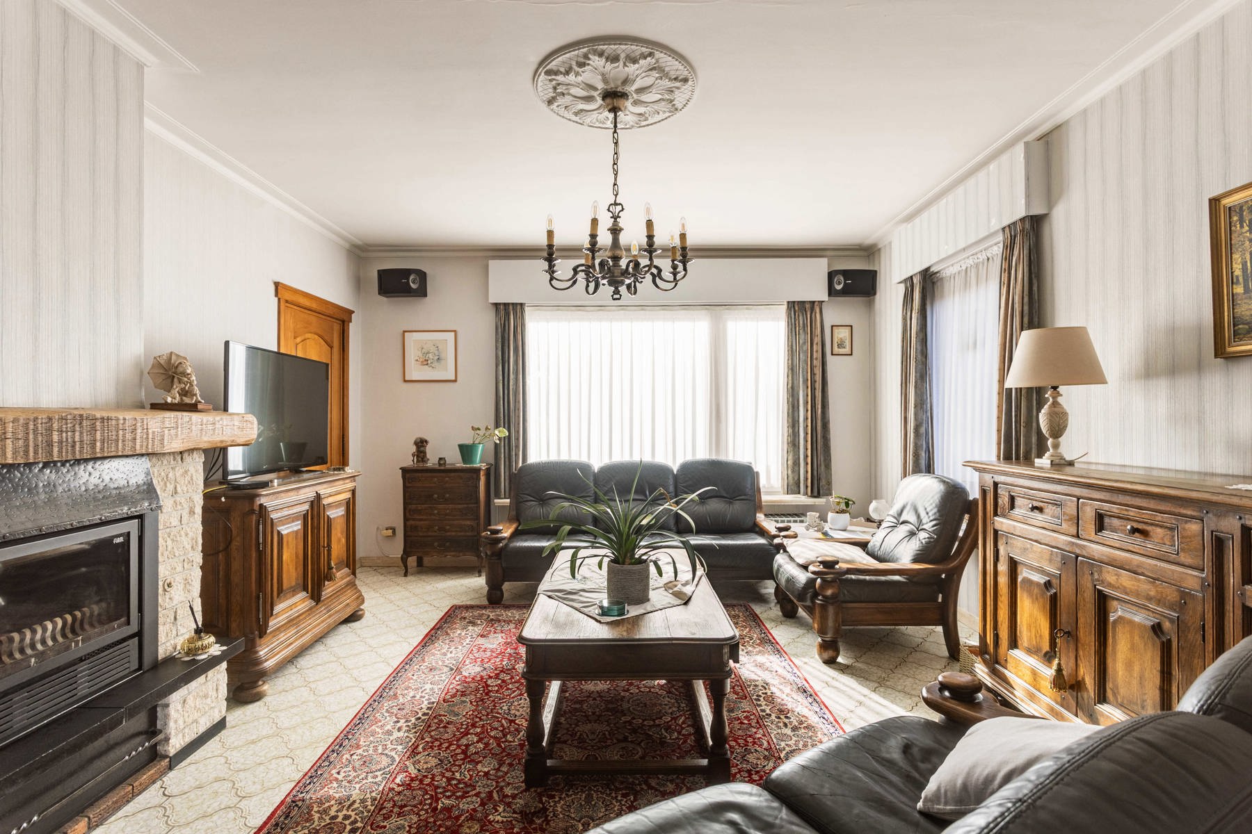 Ruime open bebouwing met 5 slaapkamers op toplocatie! - foto 4