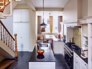 Ruime woning met moderne, volledig vergunde aanbouw, grote tuin en een zeer gunstige energiescore (EPC-label B). Deze lichtrijke woning...