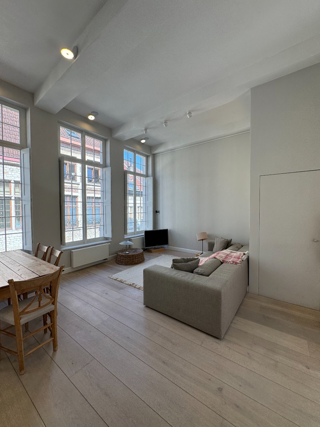 Karaktervol duplex-appartement met 2 slaapkamers en dakterras - foto 2