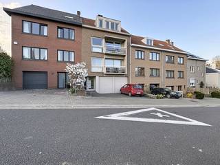 Bent u op zoek naar een rendabele investering? Dit opbrengstgebouw te koop in Beersel (Kerveldstraat 175) is een uitstekende keuze voor wie...