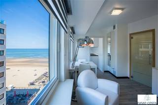 Te koop: instapklare studio in residentie Les Goélands, een gebouw gelegen op de zeedijk van Middelkerke. Hoewel de studio geen frontaal zicht...