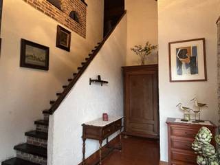 RUIME, KWALITATIEVE EN UITSTEKEND ONDERHOUDEN VILLA 329M² MET 2 WOONKAMERS, 3 SLAAPKAMERS, BUREAU, GARAGE EN TUIN OP 23A24CA.landelijke ligging met...