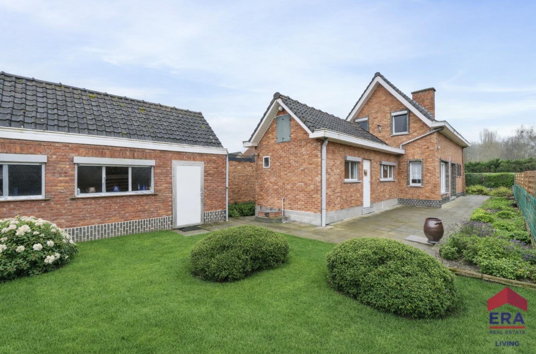 Open bebouwing met 3 slaapkamers op rustige locatie - foto 3