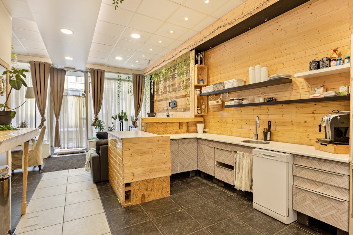 Handelspand met woonst te koop nabij het centrum van Tongeren - foto 5