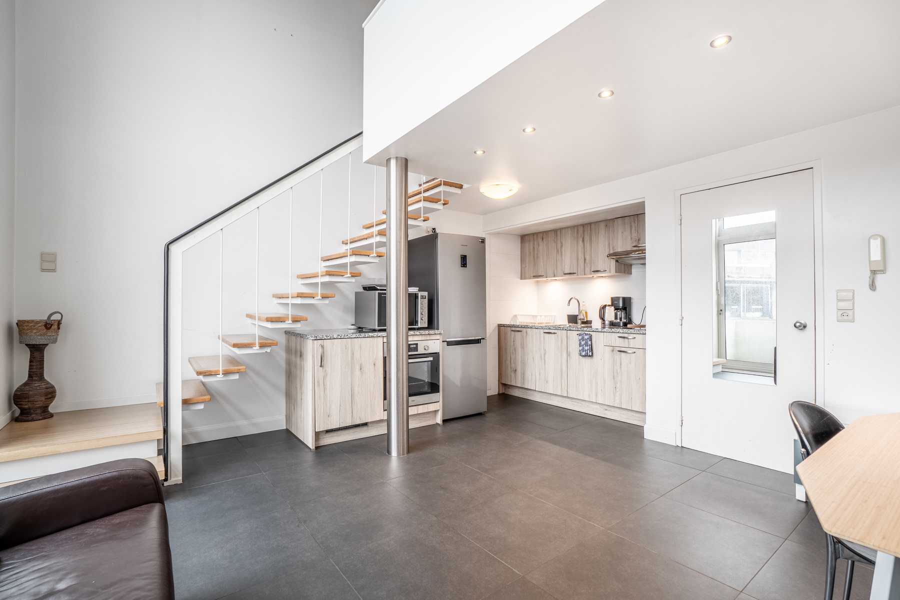 Lichtrijk duplex met 1 slaapkamer en balkon - foto 4