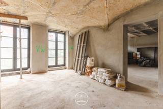 Emplacement :cet espace de bureau est situé dans un endroit privilégié de Gand.Sur le Kouter, la place animée et au milieu du centre historique avec...