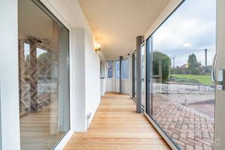 We Invest Malmedy biedt u dit gelijkvloerse appartement aan in het gewilde dorp Bernister (gemeente Malmedy), in de residentie “de...