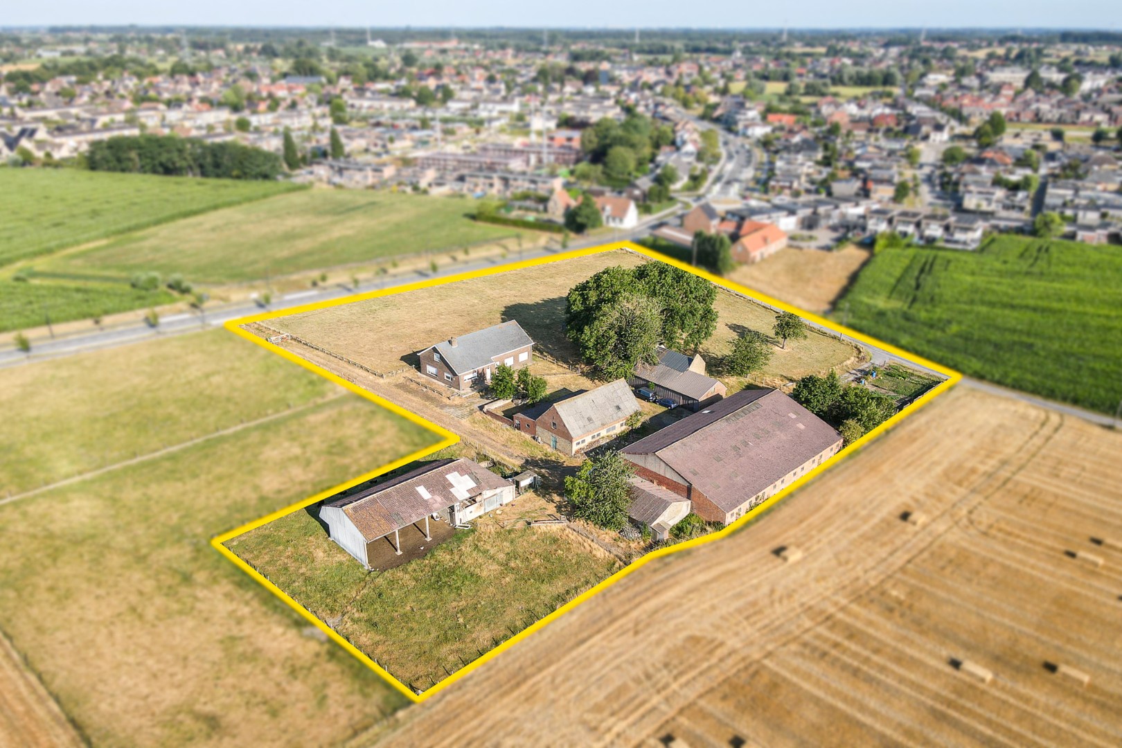 Hoeve "De Roeste Scheure" op een perceel van ca. 12.762 m² te Zedelgem - foto 2