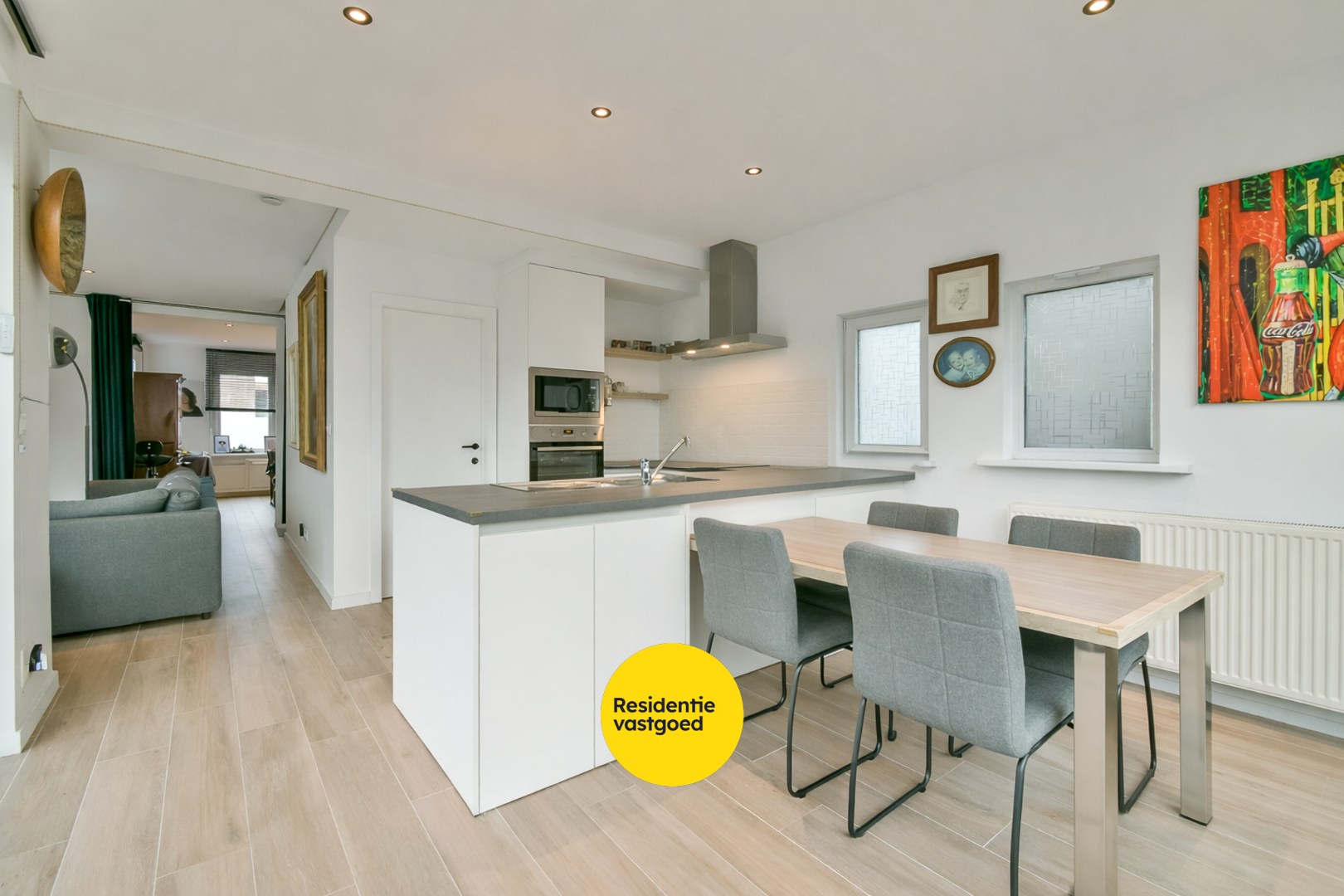 Gerenoveerde villa in de het hartje van Oostkamp! - foto 5