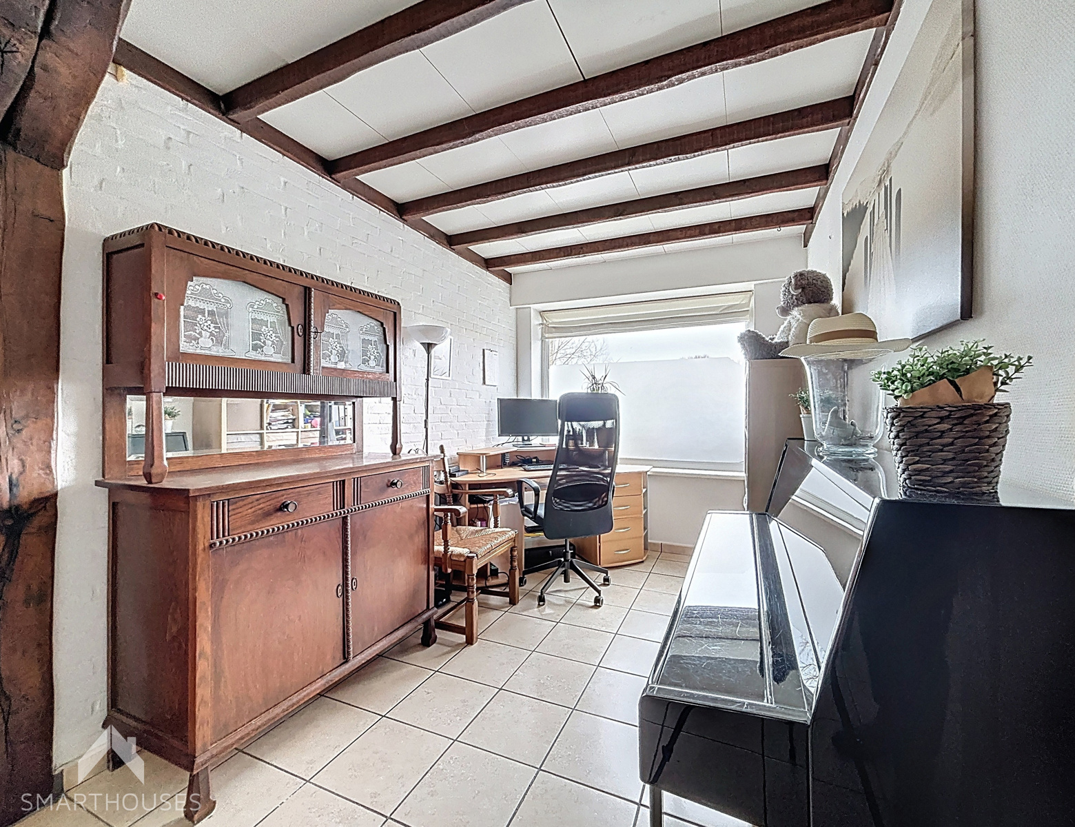 Ruime woning met 4 slaapkamers en een aangelegde tuin - foto 5