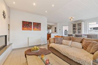 Perfect onderhouden gelijkvloers appartement met 2 slaapkamers en ruime tuin met carport en berging te Heusden. Belangrijkste troeven:- Centrale...