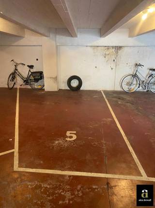 Parking space for sale on Winston Churchill Avenue