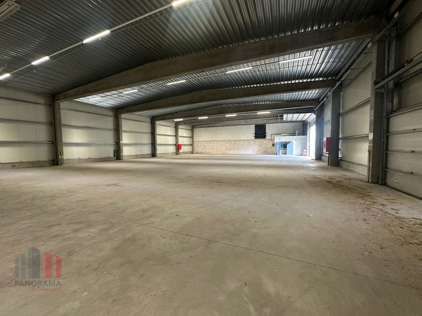 Magazijnruimte van 850 m² in Sint-Agatha-Berchem - foto 2