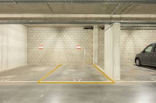 Garage for sale in Genk