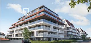 <p><span>Exclusief dakappartement met formidabel uitzicht over parken, havengeul en yachthaven vanop de 5° verdieping. 2 slaapkamers, 2 badkamers, terras over de volledige breedte van het appartement. Zeer uitgekiende indeling. Topper. </span></p><p><span>Bestaande uit : </span></p><ul><li><span>Inkomhall met vestiaire</span></li><li><span>Open keuken</span></li><li><span>Woonkamer</span></li><li><span>Slaapkamer vooraan met uniek uitzicht met inpandige badkamer voorzien van douche en lavabo</span></li><li><span>Groot terras bereikbaar via woonkamer en slaapkamer met enorm veel zon, geen dakoversteek</span></li><li><span>Glazen deur naar nachthall</span></li><li><span>Apart toilet</span></li><li><span>Grote berging</span></li><li><span>Badkamer met ligbad en lavabo</span></li><li><span>2° slaapkamer </span></li><li><span>Terras achteraan</span></li></ul><p><span> </span></p><p><span> </span></p>