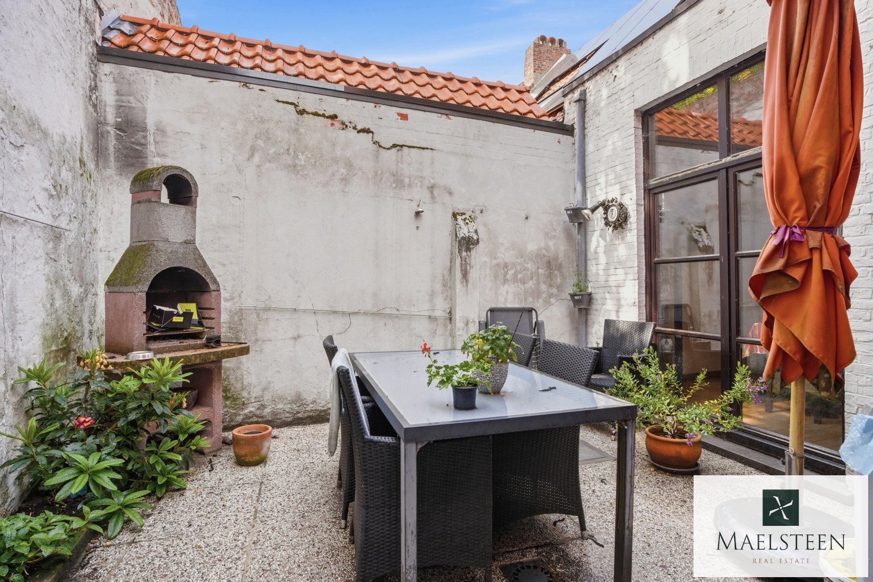 Op te frissen woning in het hart van Brugge centrum - foto 4