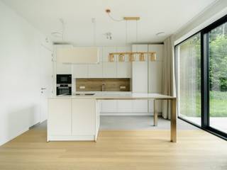 Deze nieuwe eengezinswoning met een bruto vloeroppervlakte (EPC) van ± 191 m², gelegen in de directe nabijheid van het Lycée Français en de wijk...