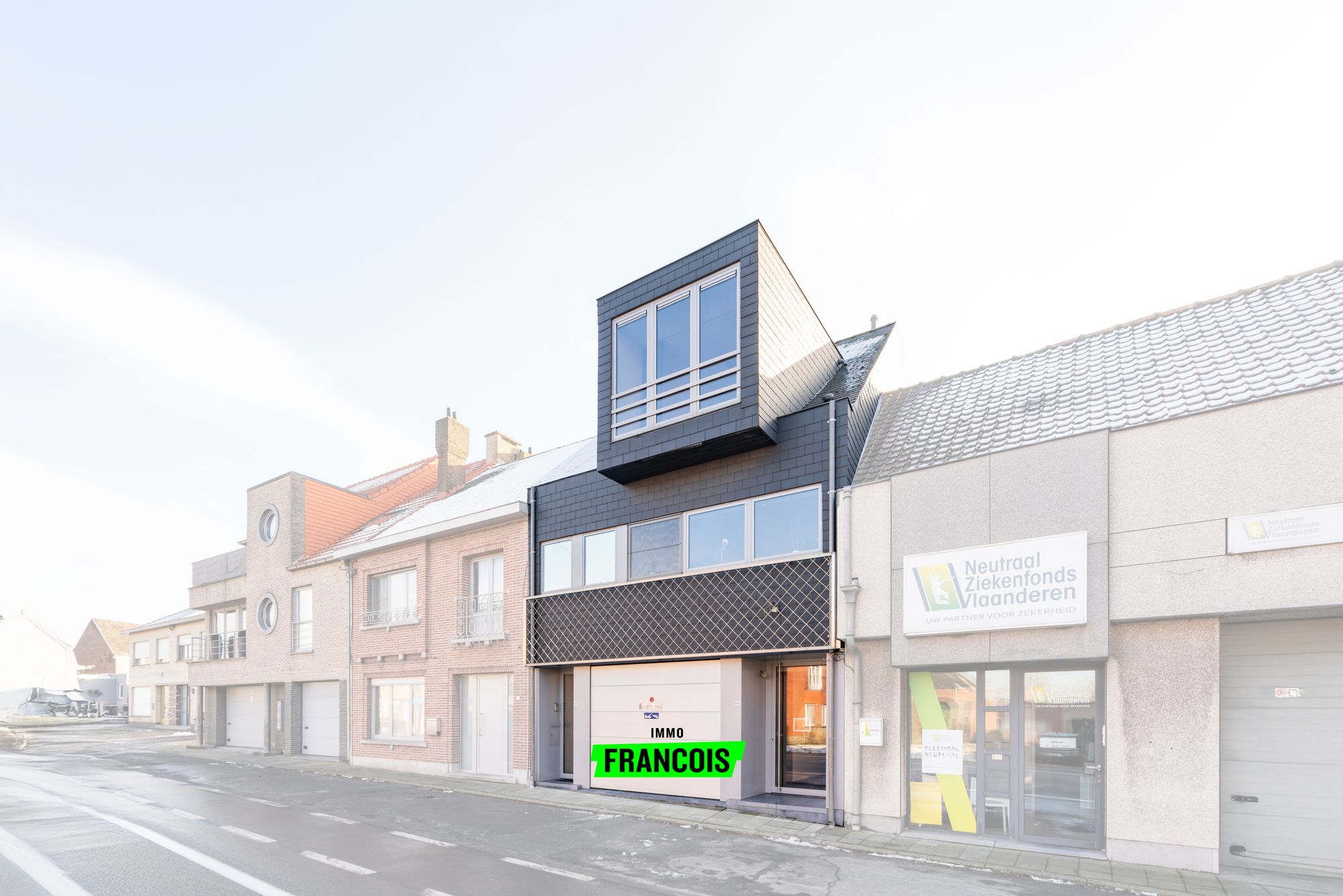 Ruim duplexappartement met kantoorruimte te koop in Bambrugge - foto 1