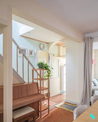 Deze charmante woning met geweldige tuin nabij Merelbeke centrum gelegen op een perceel van 202 m² en beschikt over een bewoonbare oppervlakte van...