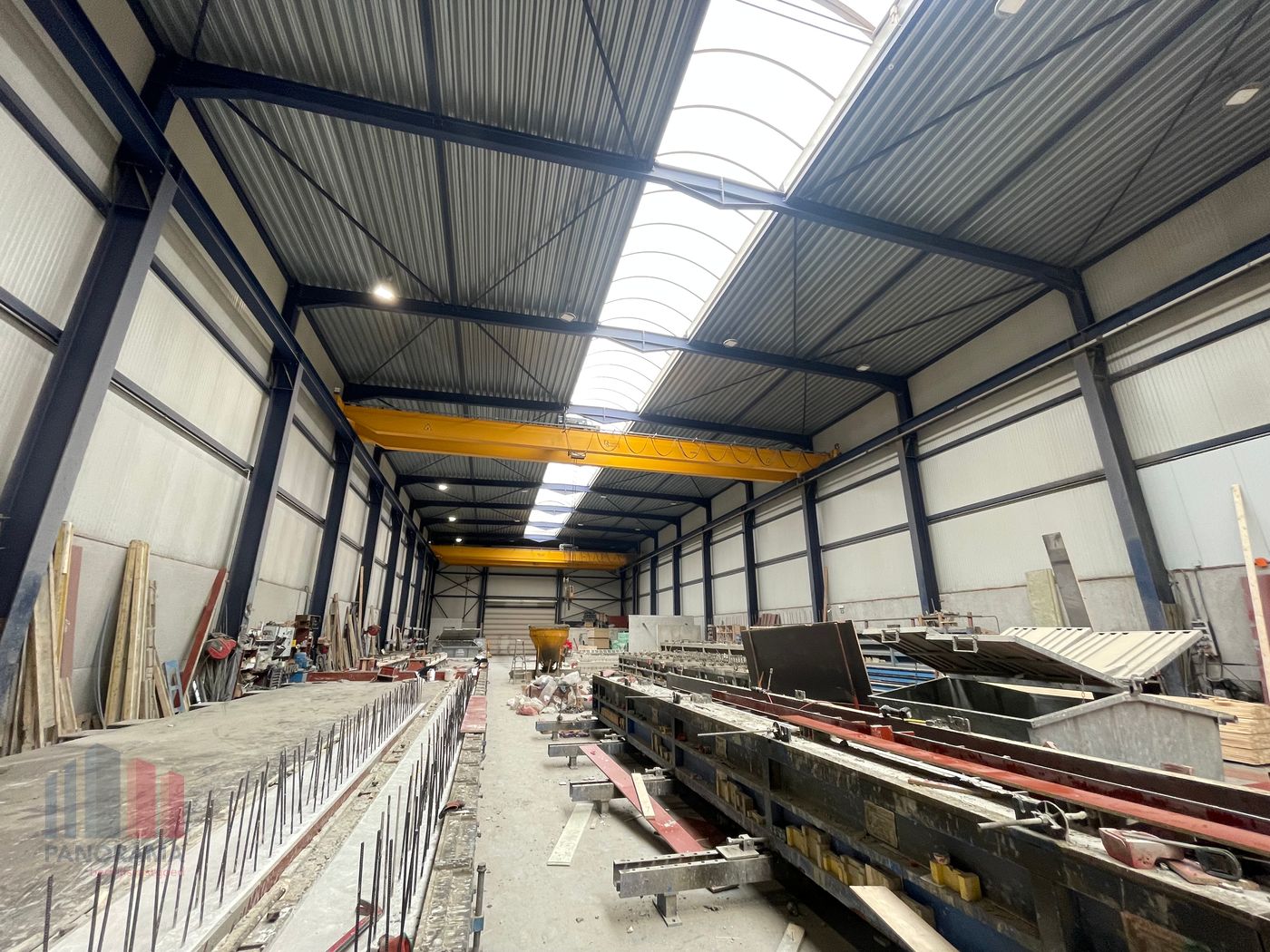 Bedrijfsgebouw met 4 rolbruggen en kantoorruimte te Ruiselede - photo 4