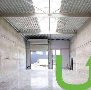 Located in the Tilia Business Park in Braine-l'Alleud (Lillois), this new 216 m² unit benefits from a strategic location with easy access to major transport routes.<br /><br />Delivered in shell condition (casco), it is ideally suited for storage, light industrial or SME activities.<br /><br />The sale price includes parking spaces, utility connections, as well as 10 solar panels, an inverter and a 5 kWh battery. Water, electricity and internet connections are provided, and a shared rainwater tank is also available.<br /><br />The building features the required fire safety equipment, emergency lighting and pre-installation for a future electric vehicle charging station.<br /><br />Address: Tilia Business Park, Grand'Route 550, 1428 Braine-l'Alleud (Lillois), Belgium.