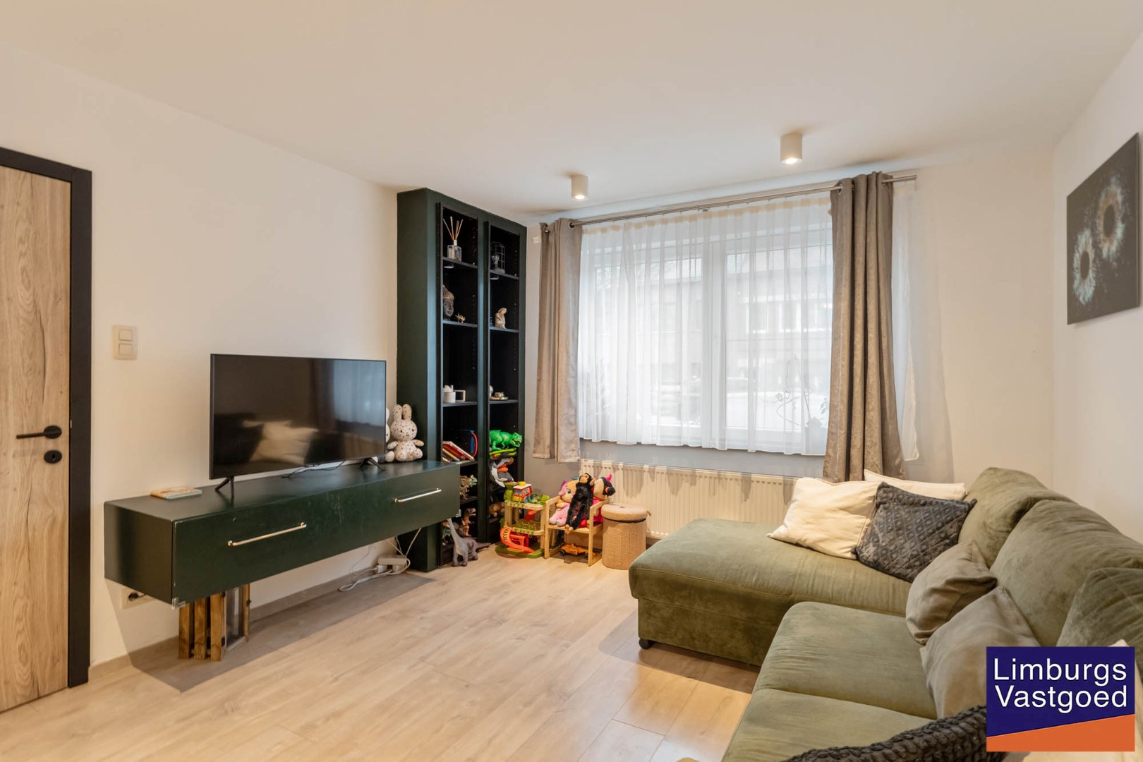 Stadswoning met 4 slpk, zuidgerichte tuin en garage, nabij kleine ring, station en Vredespark - foto 5