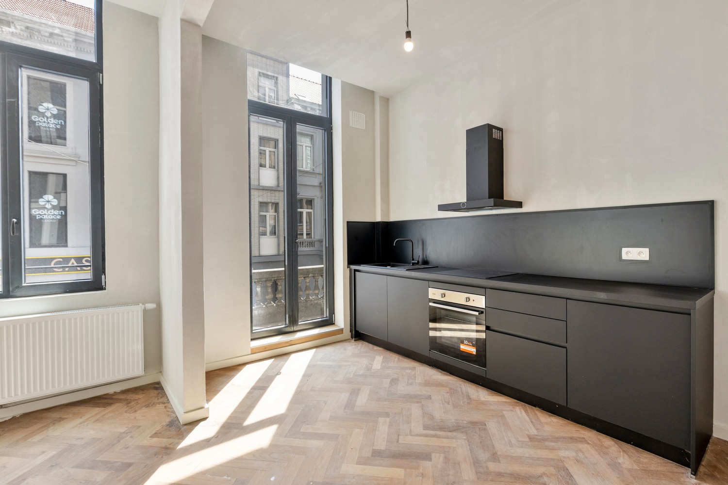 Gerenoveerd 2-slaapkamerappartement met terras in hartje Antwerpen - foto 4