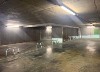 In de residentie Bellevuekaai te Ledeberg bieden wij ondergrondse garageplaatsen te koop aan. De parking is veilig, droog en vlot toegankelijk via...