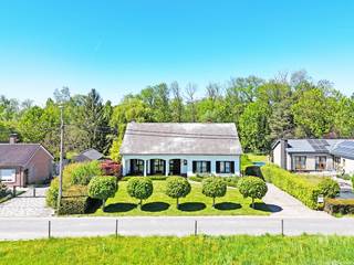 House for sale in Roosdaal