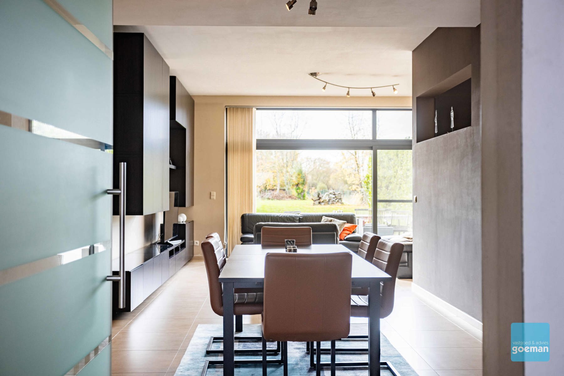 Instapklare woning met 3 slpks, grote tuin en garage. - foto 5