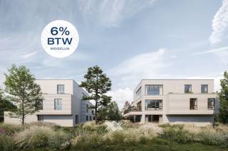 Dit gelijkvloers tweeslaapkamer appartement van 95.86 m² beschikt over een inkomhal met plaats voor een vestiairekast, een lichtrijke eet-...