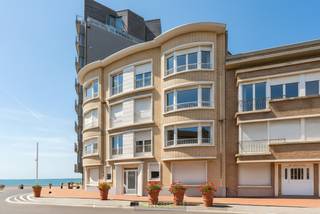 INSTAPKLAAR GELIJKVLOERS APPARTEMENT met 2 SLAAPKAMERS, gelegen op een TOPLOCATIE op WANDELAFSTAND VAN ZEE en STRAND in Westende (Middelkerke)...