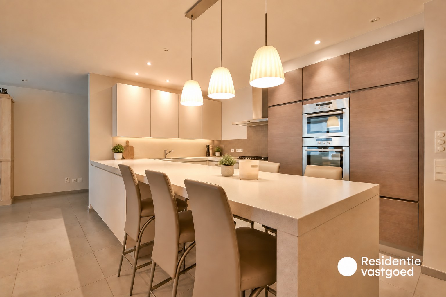 Uiterst ruim appartement in het hart van Torhout! - foto 5