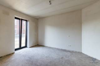 This renovated bungalow unit with 1 bedroom is located in the center of the rural Dikkelvenne.On one hand, the bakery, the butcher... are within...