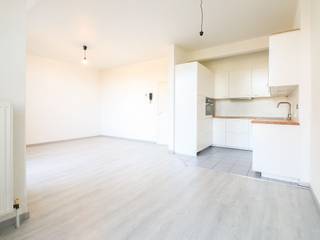 <p><span>Ben jij op zoek naar een gezellige, comfortabele thuis op een toplocatie? Dit verzorgde appartement met twee slaapkamers biedt alles wat je nodig hebt! Centraal gelegen in het bruisende hart van Boechout. Winkels, openbaar vervoer en voorzieningen liggen op wandelafstand.</span></p><p><br /></p><p><span>Indeling: Lichtrijke woonkamer - open keuken - terrasje - twee volwaardige slaapkamers - vernieuwde badkamer met inloopdouche - berging</span></p><p><br /></p><p><span>Centraal gelegen</span></p><p><span>Instapklaar</span></p><p><span>Parkeermogelijkheid in de buurt</span></p>