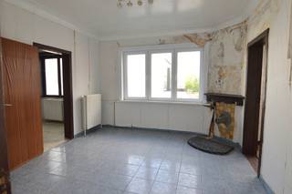 Te renoveren woning met 3 slaapkamers en 4 garageboxen in Mechelen📍 Adres: Paardenkerkhofstraat 105, 2800 Mechelen💰 Vraagprijs: €249.000🏠 Type:...