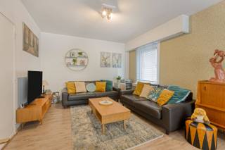 Dit instapklaar appartement is gelegen in de straat Eikevelden in Geel en geniet van een uiterst centrale ligging met de Markt van Geel...