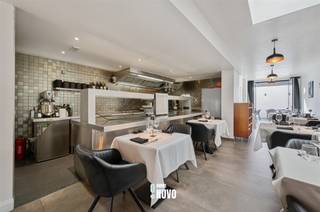 Commercial property with residence in a perfect location!! Discover this unique property in the heart of Aalst, with a perfect balance between living...