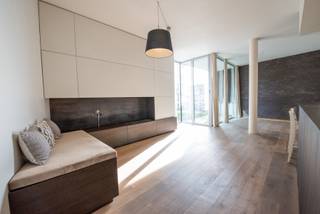 In het levendige hart van Waregem, in de prestigieuze residentie Avalon, bevindt zich dit uitzonderlijk energiezuinige appartement dat comfort...