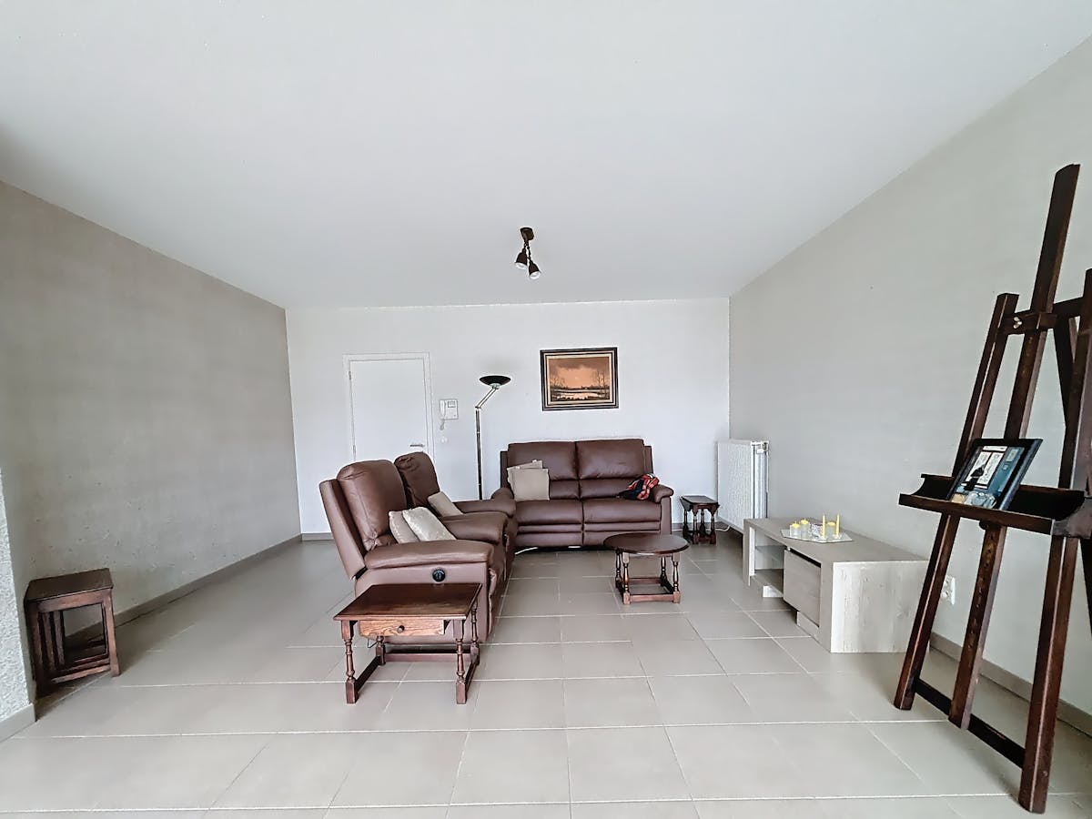 Gelijkvloers appartement met 2 slaapkamers en garagebox! - foto 3