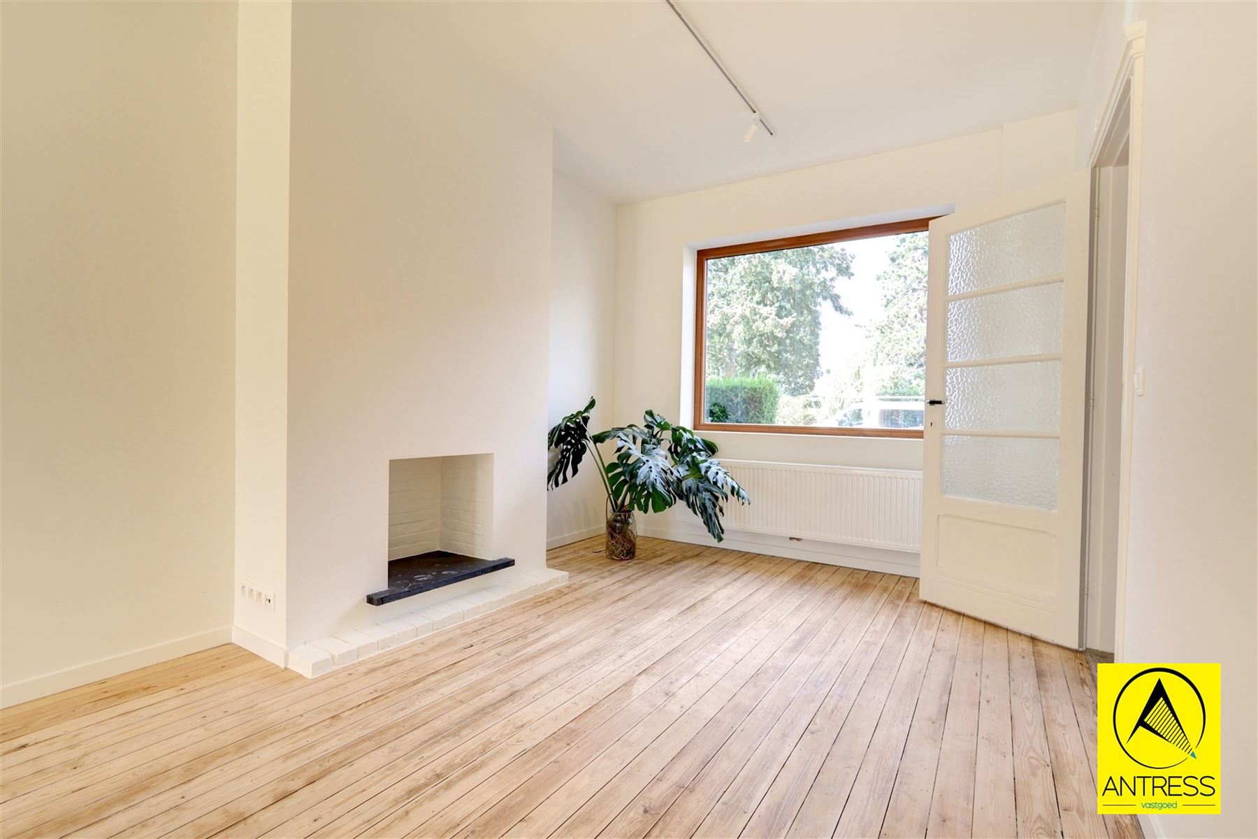 Hoogwaardig afgewerkte woning in Boechout te koop  - foto 2