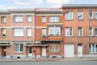 Deze leuke woning is gelegen in het gekende 'Nieuw Kwartier' in Leuven tussen de Naamsestraat en de Parkstraat.   Op het gelijkvloers heb je...