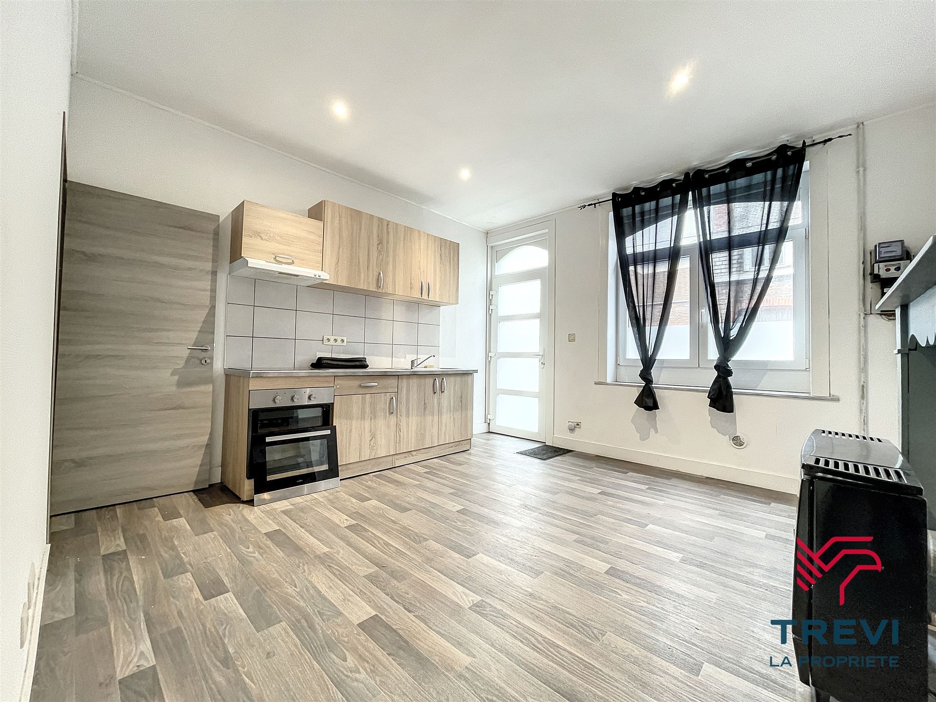 Huis te huur in Montignies-Sur-Sambre met 1 slaapkamer - foto 2