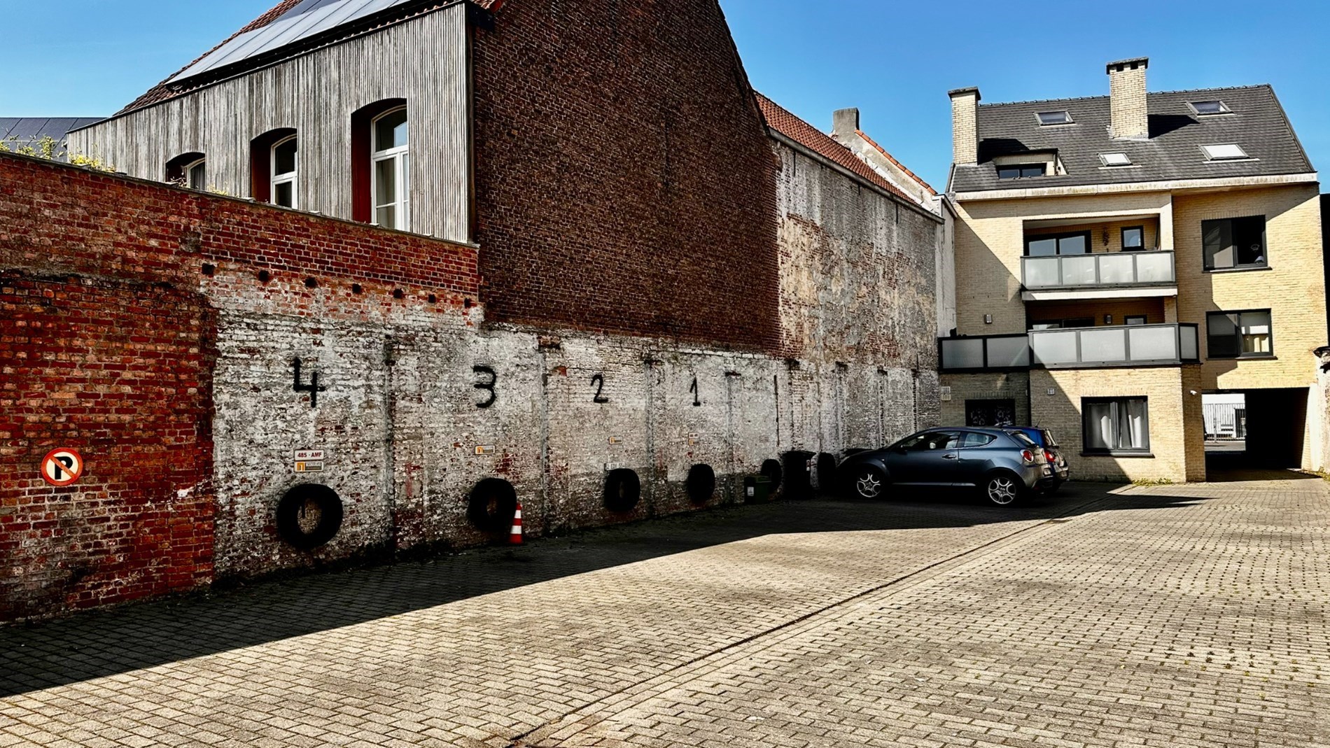 Autostaanplaats te Lokeren - Vrijheidsplein - foto 2