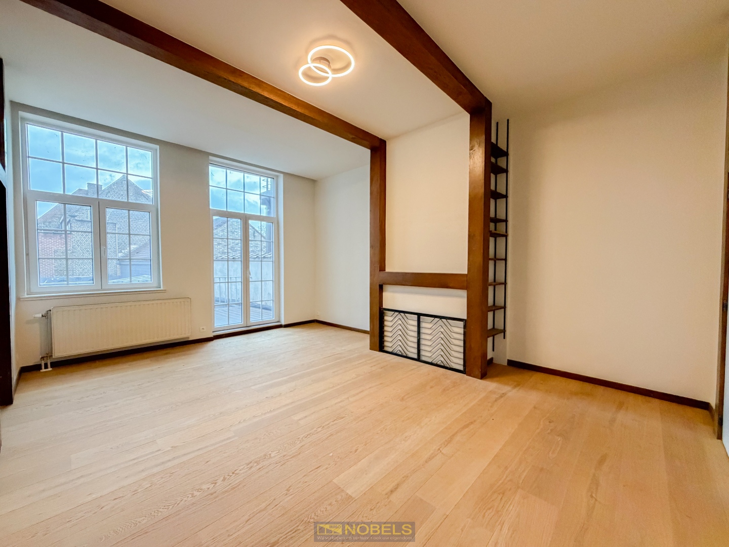 TE HUUR: stijlvol gerenoveerd duplex-appartement met uniek zicht op het stadhuis van Oudenaarde - ideaal voor kangoeroewonen of co-housing! - photo 5