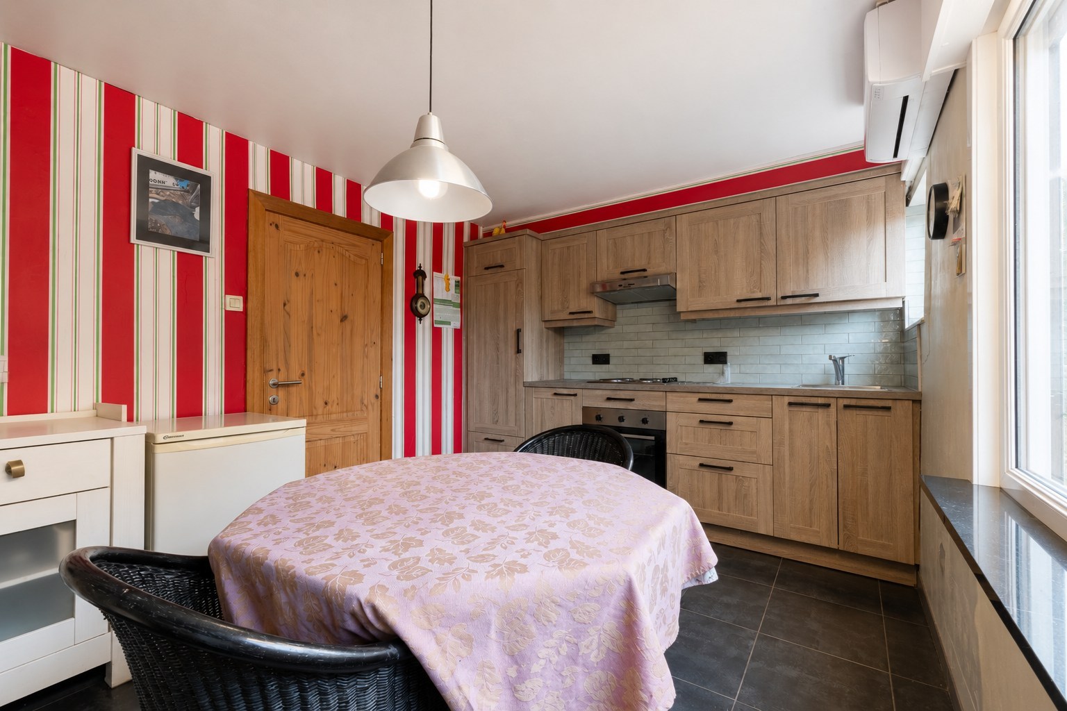 Alleenstaande, kloeke woning met veel potentieel - Jonkershove - foto 5
